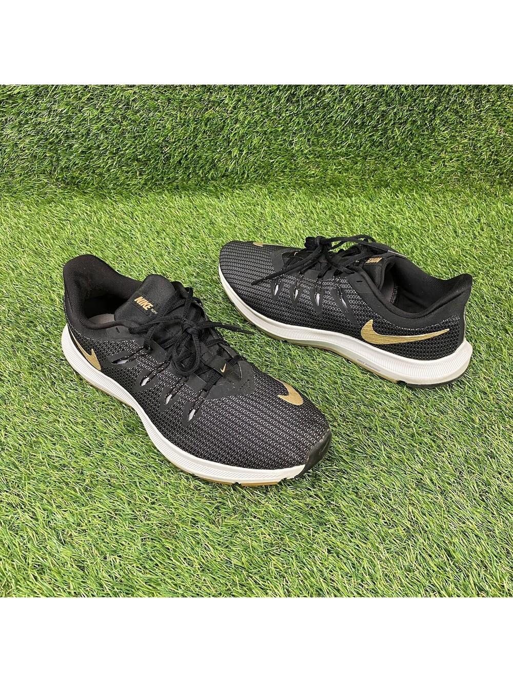 NIKE Quest Women Metallic Gold Marathon Running Shoes Sneakers AA7412-006 Size 9